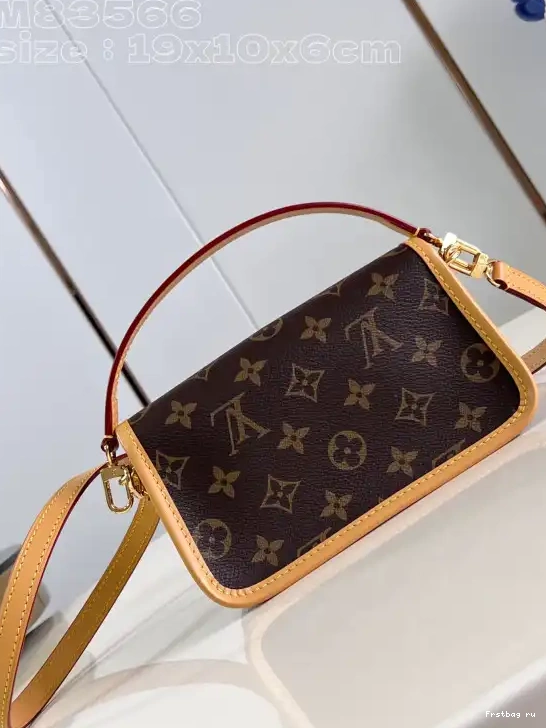 First bag ru Nano Diane-19*10.5*6 CM VUITTON LOUIS 0614